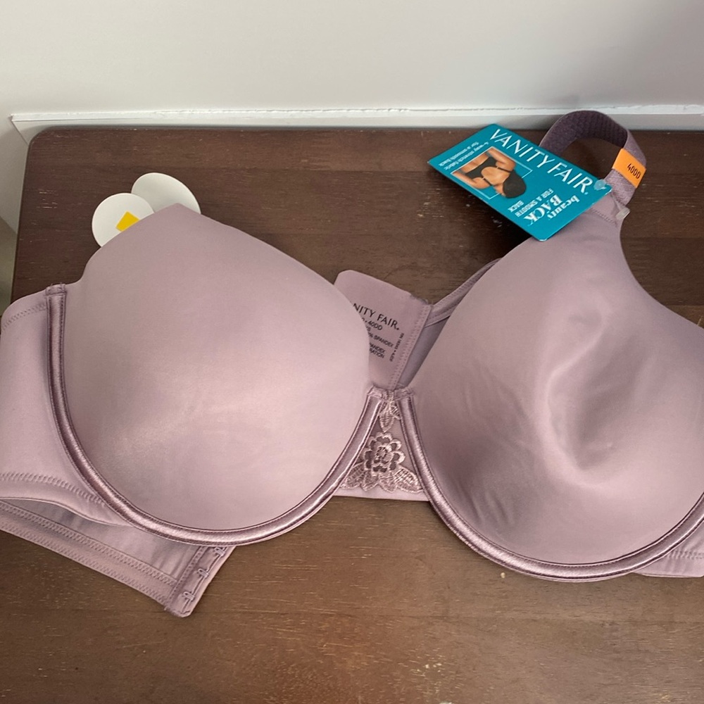 Women’s bra size 40 DD.
